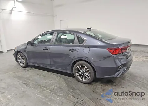 2023 Kia Forte Lx z USA, uszkodzony, nr VIN 3KPF24AD6PE594723